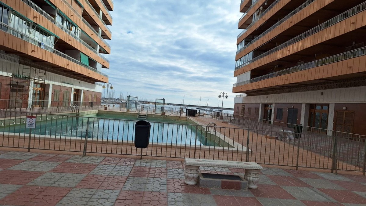 ملک 38