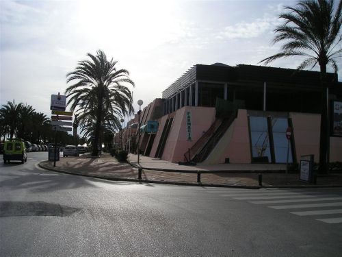 R3842263
