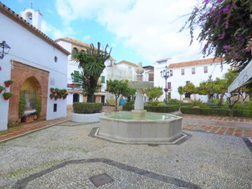 R3783982
