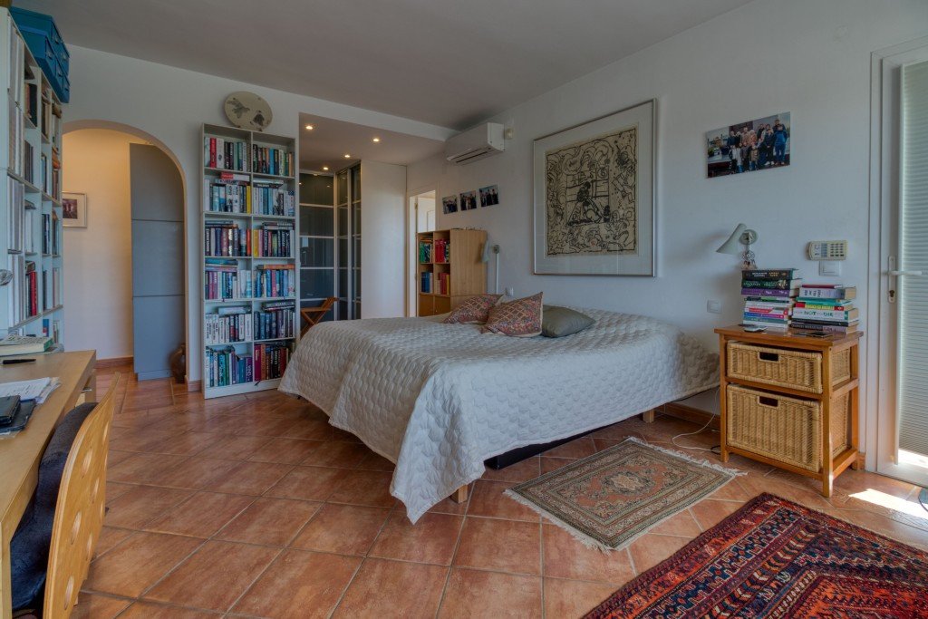 Property 32