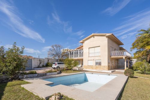 R4902763