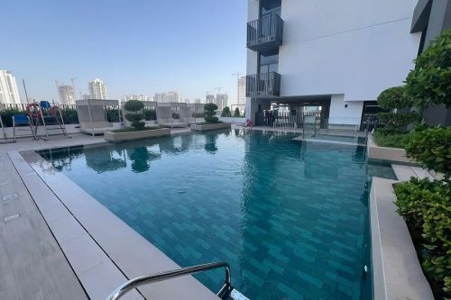 Vacant | High Floor | Open Views | 1 Bedroom